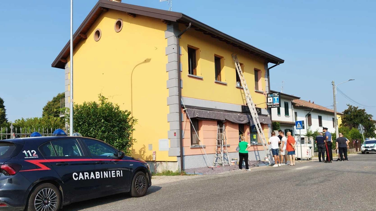 La tragedia durante i lavori per rinnovare il bar della frazione Massaua di Torre d’Isola. Vittima un pavese La tragedia durante i lavori per rinnovare il bar della frazione Massaua di Torre d’Isola. Vittima un pavese