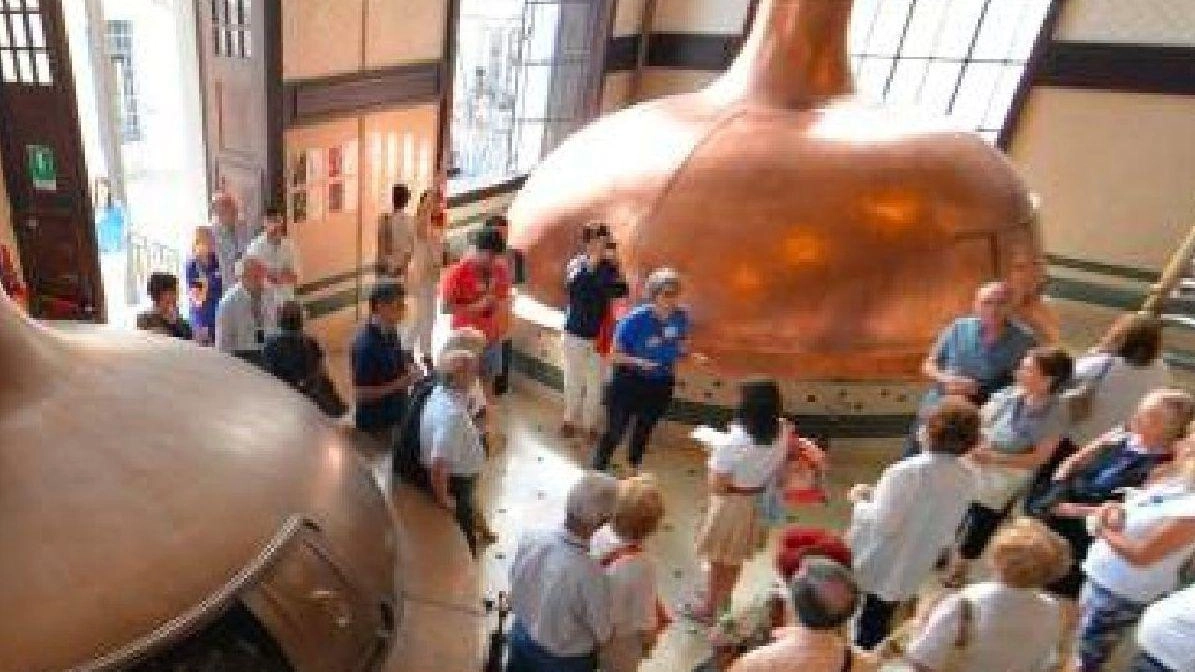 La sala cottura in stile Liberty del Birrificio Poretti di Induno Olona