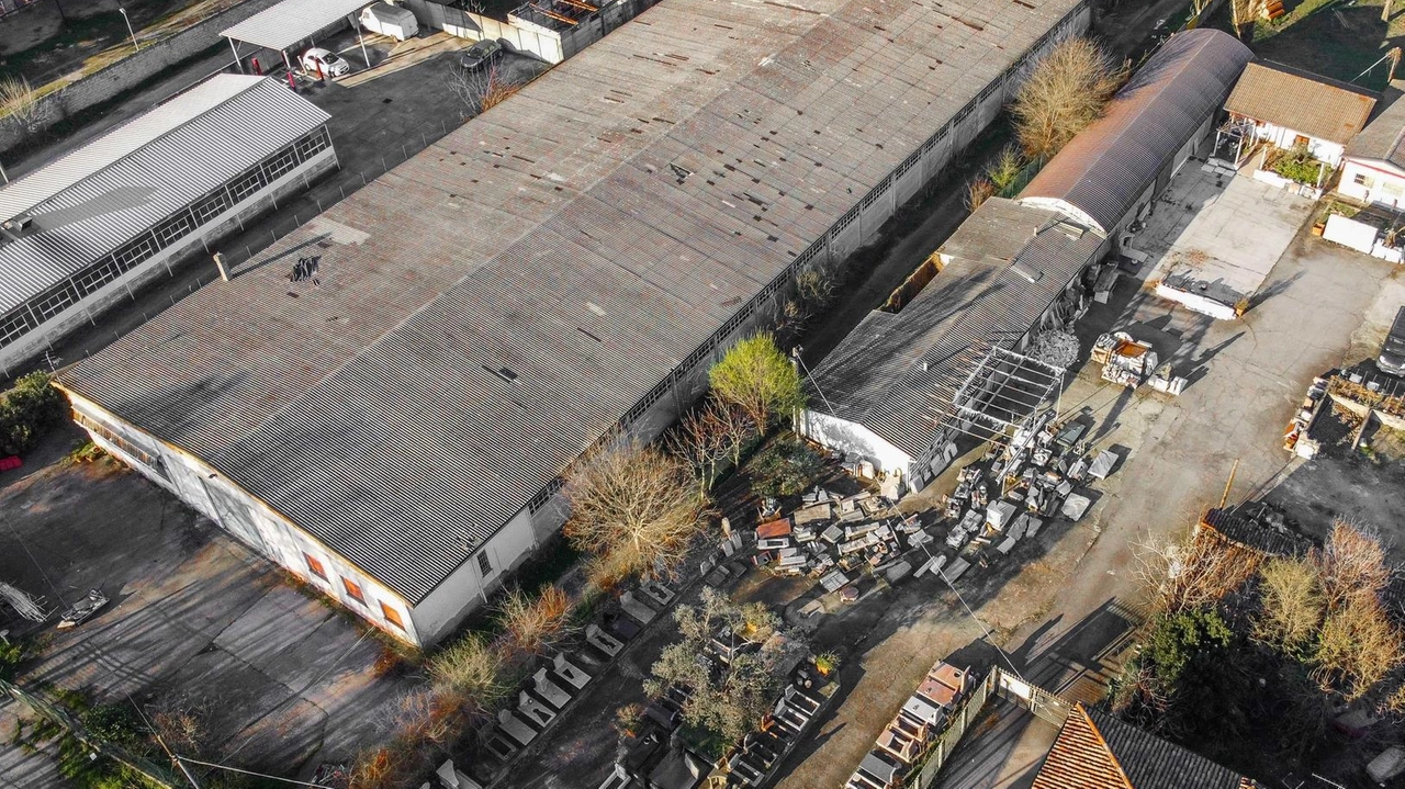 Nell’immobile comunale di via San Dionigi per ora c’è solo una colonia felina. Scavuzzo: spazio chiavi in mano? Non è possibile, serviranno dei lavori. De Corato (FdI): ricorrerò alla magistratura. Verri (Lega): metteremo le catene. Nell’immobile comunale di via San Dionigi per ora c’è solo una colonia felina. Scavuzzo: spazio chiavi in mano? Non è possibile, serviranno dei lavori. De Corato (FdI): ricorrerò alla magistratura. Verri (Lega): metteremo le catene.