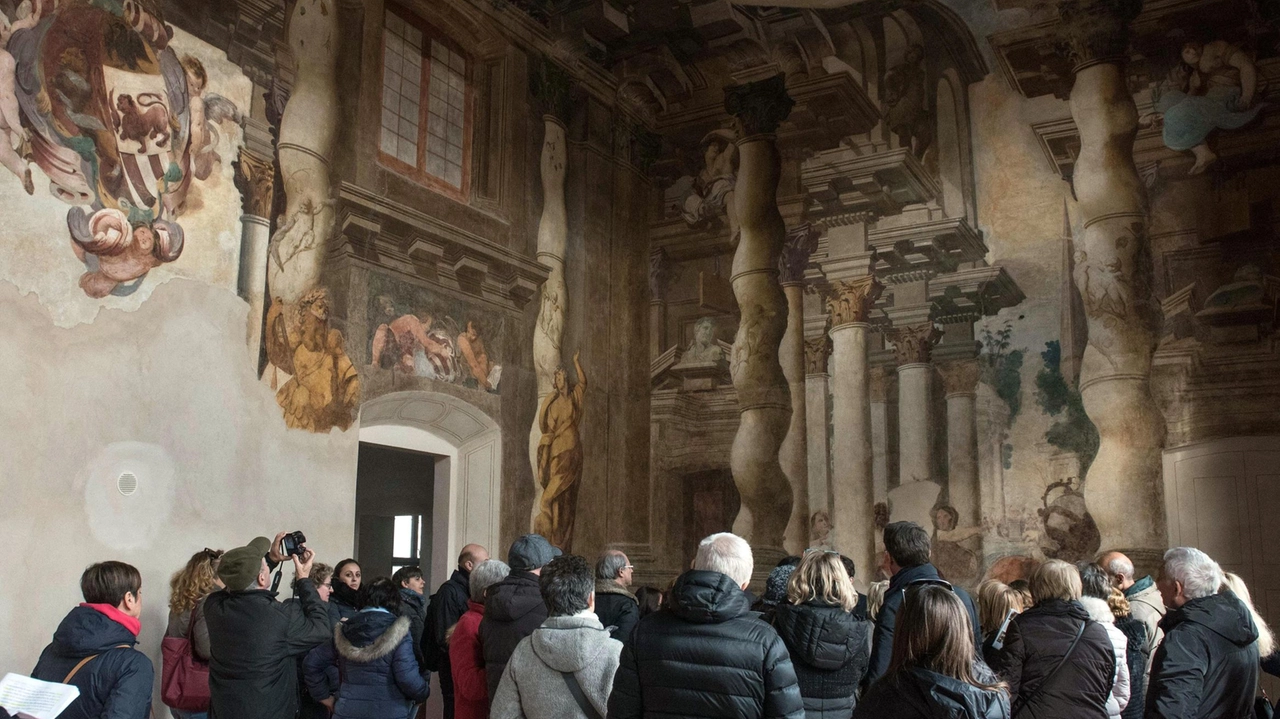 L’elegante palazzo seicentesco, appartenuto alla prestigiosa famiglia Omodei L’elegante palazzo seicentesco, appartenuto alla prestigiosa famiglia Omodei