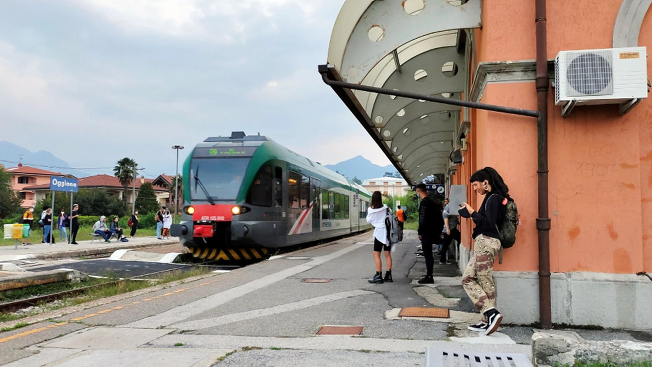La stazione di Oggiono dove è avvenuta la tragedia (Immagine di repertorio) La stazione di Oggiono dove è avvenuta la tragedia (Immagine di repertorio)