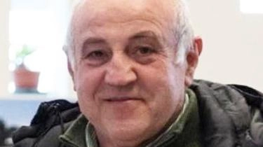 Matteo Lombardini, affetto da problemi psichici, ha accoltellato il padre e ferito gravemente la madre a Bergamo. Rinviato a giudizio, il processo si terrà il 10 dicembre. Matteo Lombardini, affetto da problemi psichici, ha accoltellato il padre e ferito gravemente la madre a Bergamo. Rinviato a giudizio, il processo si terrà il 10 dicembre.