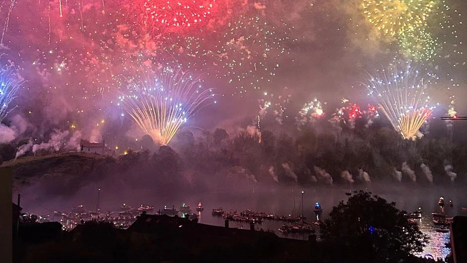 I fuochi d'artificio illumineranno il cielo sopra il lago di Como I fuochi d'artificio illumineranno il cielo sopra il lago di Como