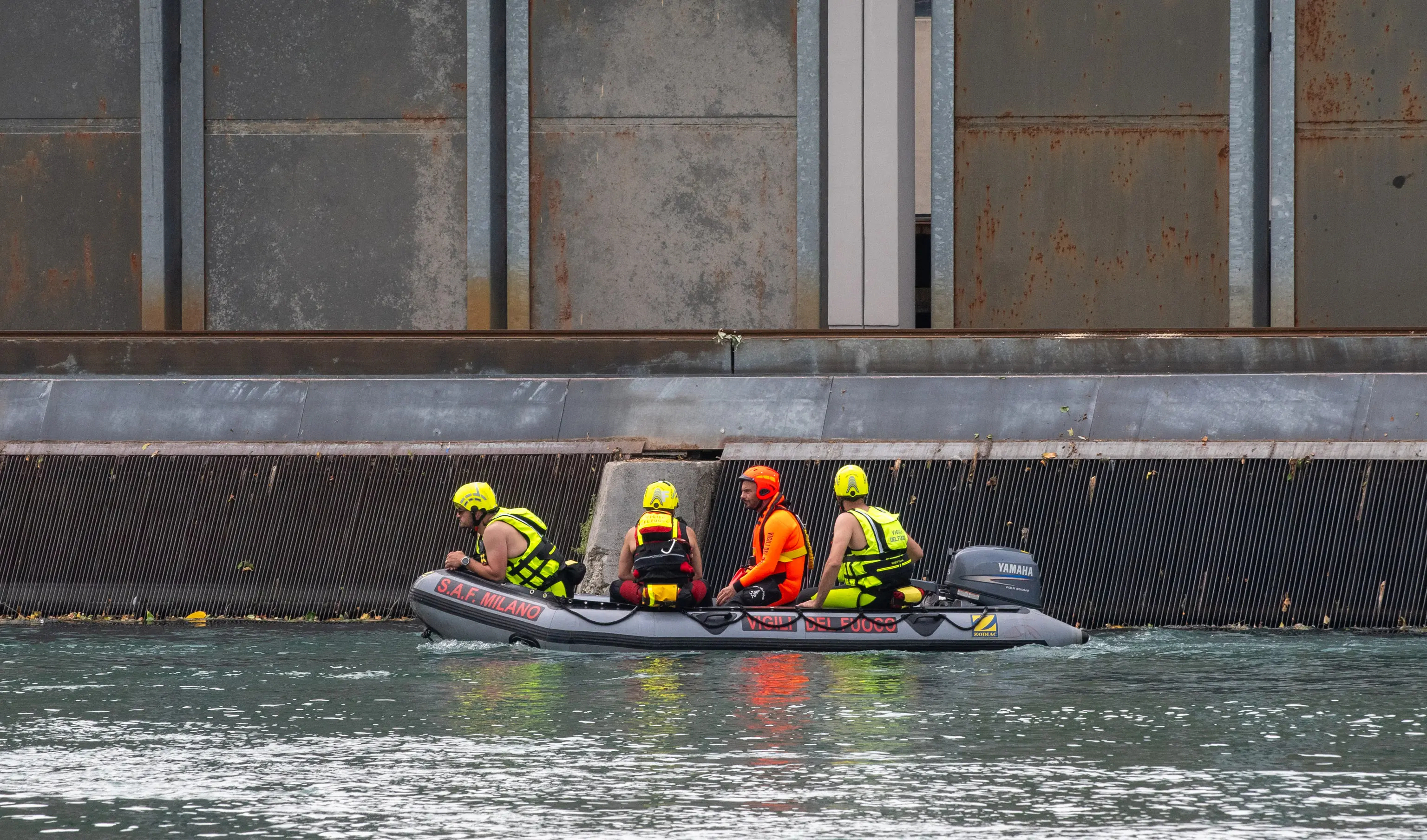Cassano d’Adda, continuano le ricerche del 17enne scomparso dopo un tuffo nel fiume