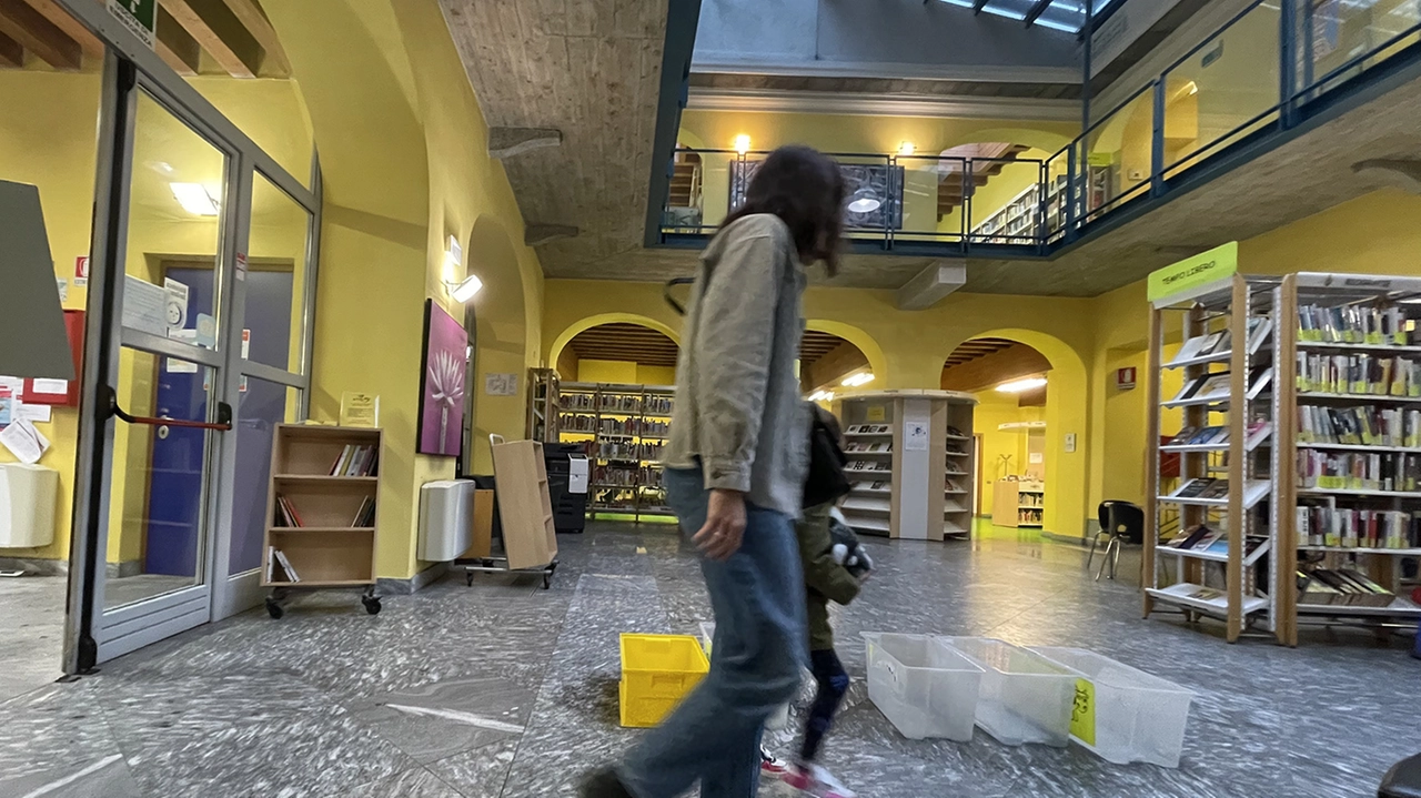 I secchi per raccogliere l'acqua nella biblioteca di San Gerardo I secchi per raccogliere l'acqua nella biblioteca di San Gerardo