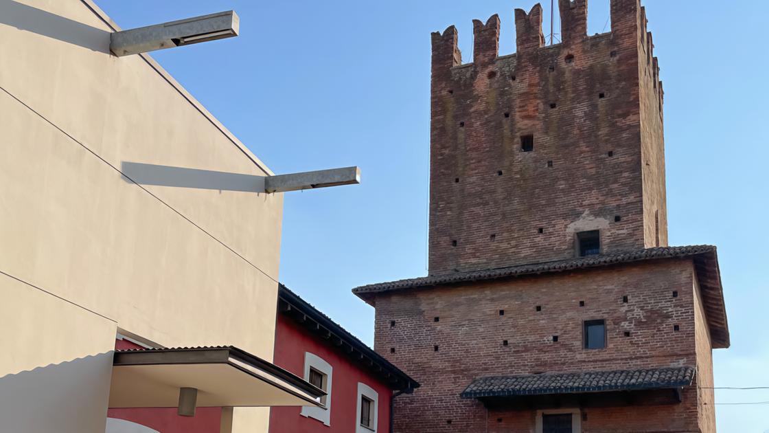 I segreti della Torre Pusterla . Affiora l’antico pavimento. La Soprintendenza: "Di pregio"
