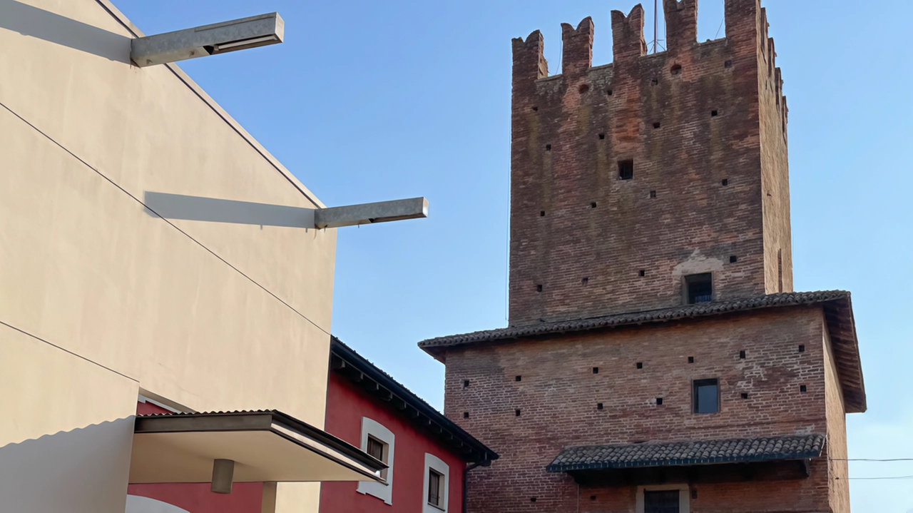 I segreti della Torre Pusterla . Affiora l’antico pavimento. La Soprintendenza: "Di pregio"