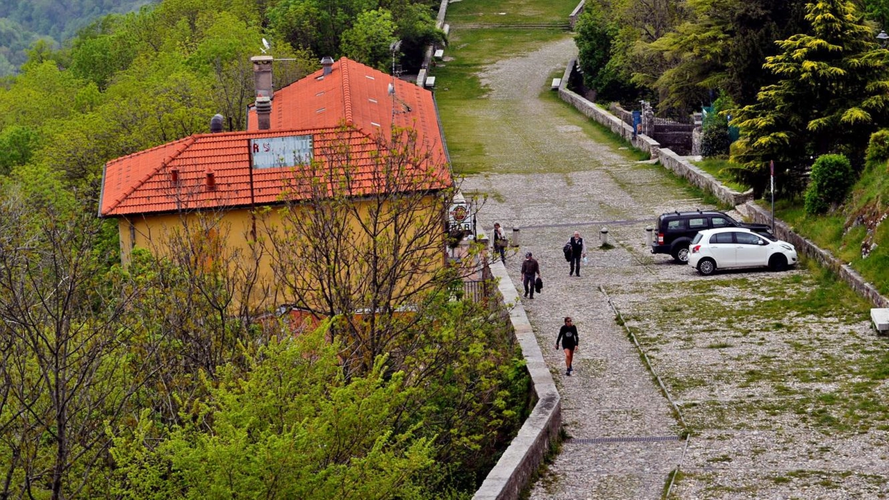 Il Sacro Monte dà il via al Giubileo Partono oggi poemeriggio le celebrazioni per l’Anno Santo Il Sacro Monte dà il via al Giubileo Partono oggi poemeriggio le celebrazioni per l’Anno Santo