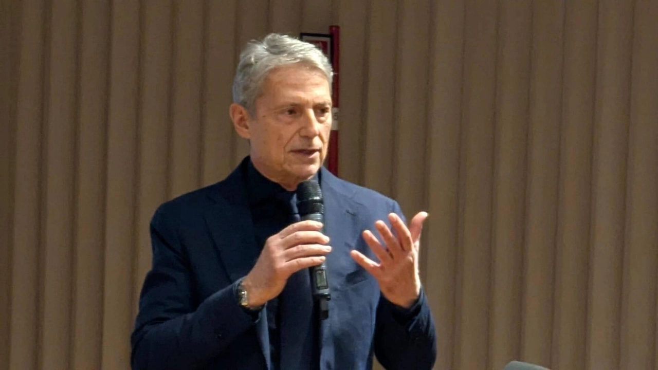 Rienzo Azzi, volto storico della politica locale e regionale, è il candidato sindaco di centrodestra