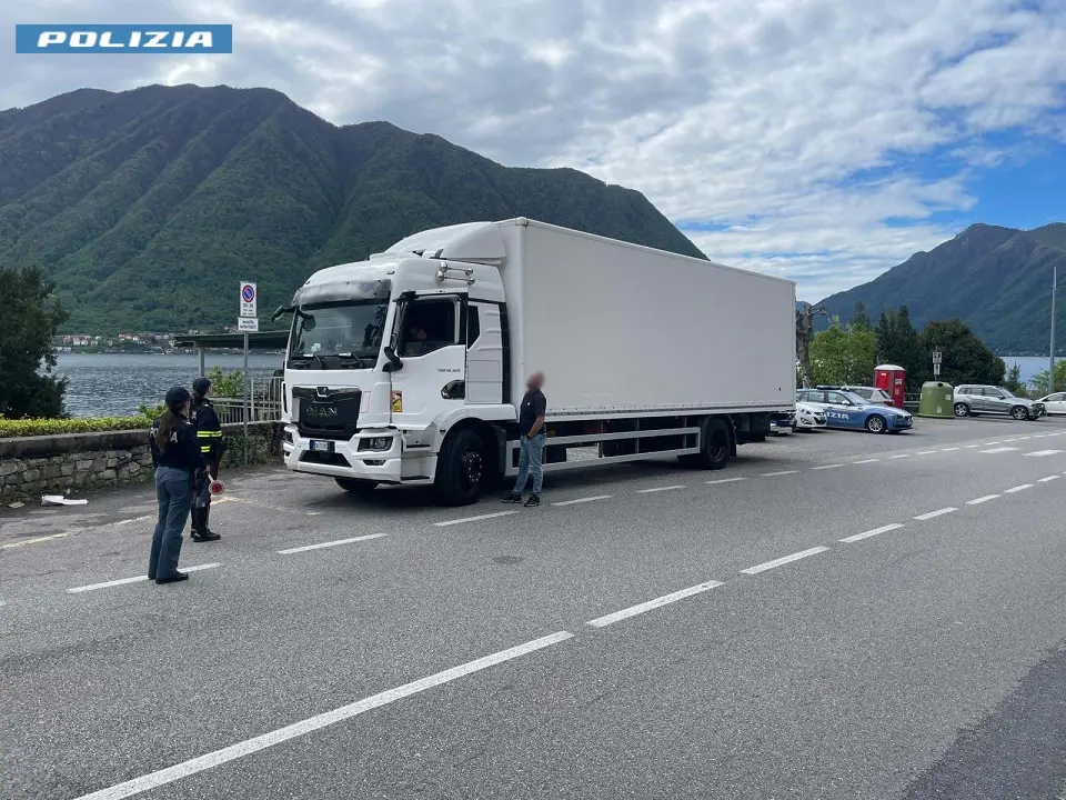 Controlli a raffica sulla Statale Regina: posti di blocco tra Argegno e Menaggio