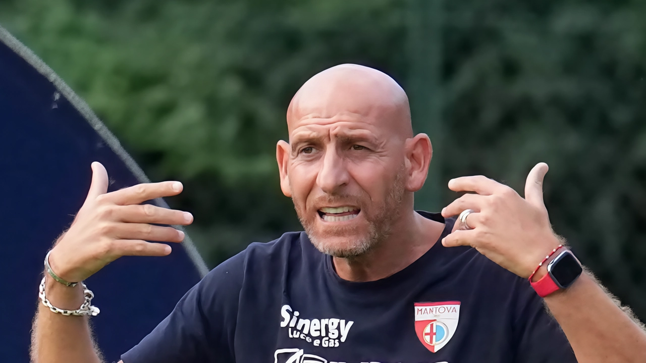 Il Mantova, reduce dal pareggio in serie B, punta a crescere e mantenere la propria identità di gioco nonostante le sfide. Possanzini sottolinea la necessità di rischiare e migliorare, in vista dell'esordio casalingo contro il Cosenza. Il Mantova, reduce dal pareggio in serie B, punta a crescere e mantenere la propria identità di gioco nonostante le sfide. Possanzini sottolinea la necessità di rischiare e migliorare, in vista dell'esordio casalingo contro il Cosenza.