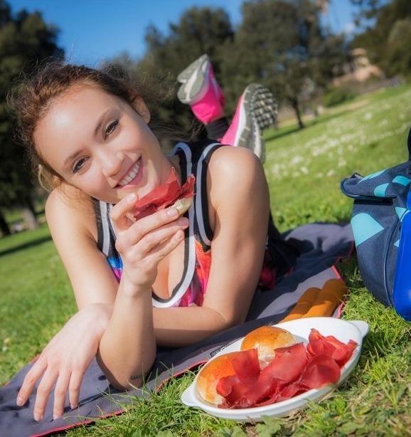 Vacanze ad alta quota. Enogastronomia e sport. La montagna è dei giovani Vacanze ad alta quota. Enogastronomia e sport. La montagna è dei giovani