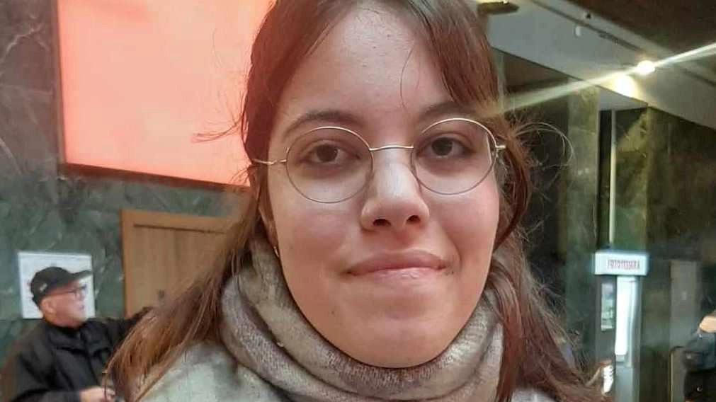 Rachele Di Luca studentessa di Brera, da Asso (nel Comasco) ha raggiunto Lecco in auto per prendere il treno Rachele Di Luca studentessa di Brera, da Asso (nel Comasco) ha raggiunto Lecco in auto per prendere il treno