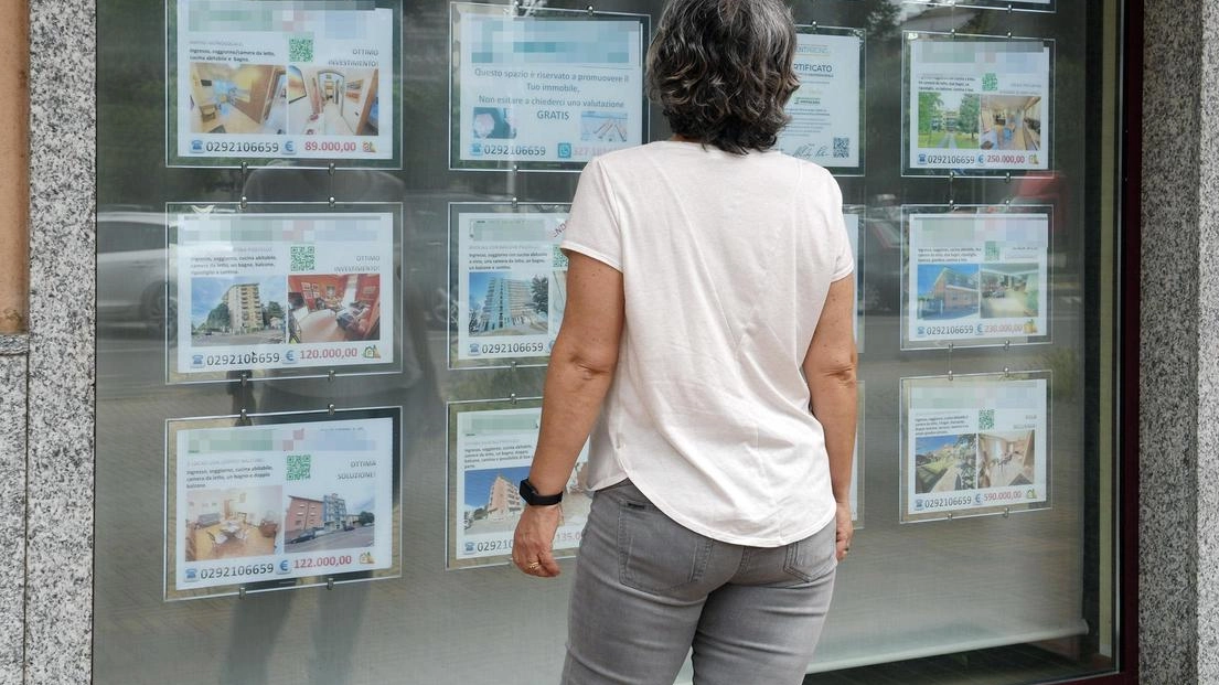 L’affitto medio di un bilocale a San Giuliano oscilla tra i 600 e gli 800 euro Il canone di un trilocale supera i mille euro. Famiglie in difficoltà L’affitto medio di un bilocale a San Giuliano oscilla tra i 600 e gli 800 euro Il canone di un trilocale supera i mille euro. Famiglie in difficoltà