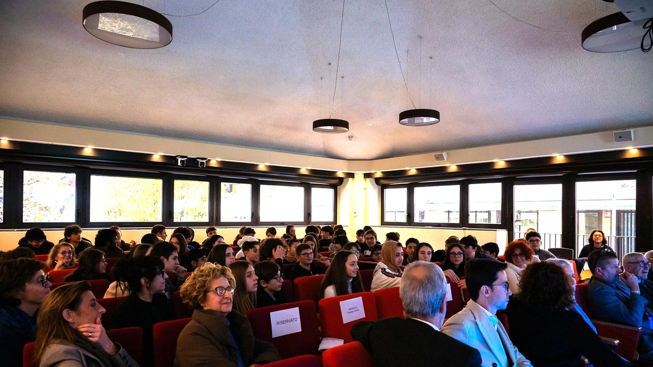 Il pubblico presente all’evento tenutosi a Milano sui conflitti bellici Il pubblico presente all’evento tenutosi a Milano sui conflitti bellici