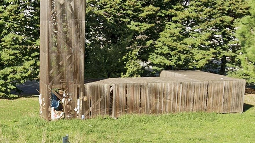 L’installazione artistica in legno è stata realizzata nel 2014 Il Comune aveva investito circa 40mila euro