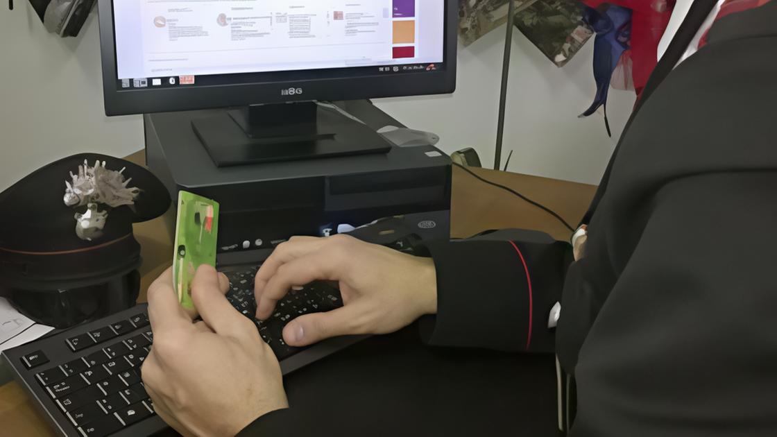 mette in vendita un8217auto online incassa 13500 euro e sparisce denunciato