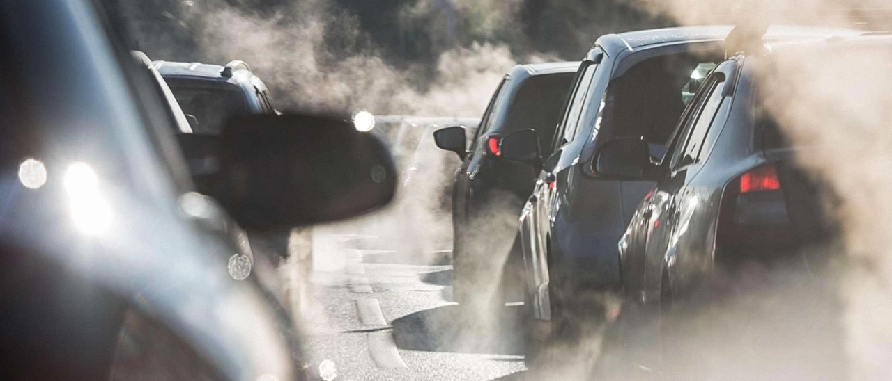 Le auto diesel Euro 5 fino a quando potranno circolare? Il divieto in Lombardia: date, numeri e soluzioni