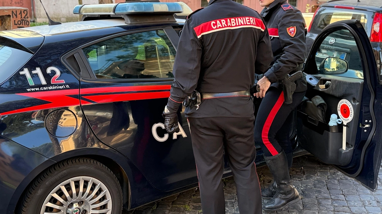 Carabinieri in azione dopo una rapina, indagini in corso (Foto archivio)
