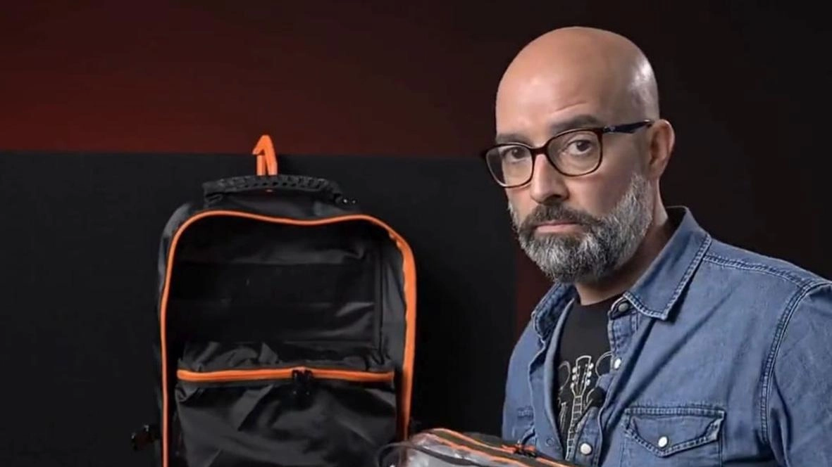 Il giussanese Stefano Patella porta ad “Anteprima d’estate-Artigiano in Fiera” il suo “Pack Back, lo zaino intelligente”, con moschettone per... Il giussanese Stefano Patella porta ad “Anteprima d’estate-Artigiano in Fiera” il suo “Pack Back, lo zaino intelligente”, con moschettone per...