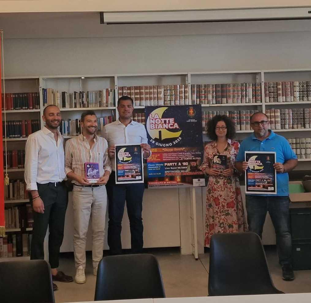 Notte bianca: musica, show e negozi aperti Notte bianca: musica, show e negozi aperti