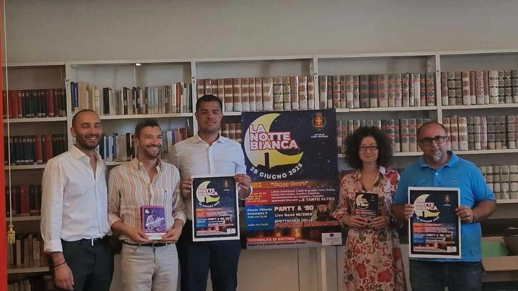 Lodi Vecchio si accende di luci, musica e colori per una nuova edizione della Notte Bianca, in programma domani. Un... Lodi Vecchio si accende di luci, musica e colori per una nuova edizione della Notte Bianca, in programma domani. Un...