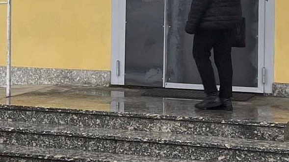 Rfi ricomincia da zero dopo 10 anni per la gestione del bar in stazione ferroviaria che ha avuto lunghi periodi... Rfi ricomincia da zero dopo 10 anni per la gestione del bar in stazione ferroviaria che ha avuto lunghi periodi...
