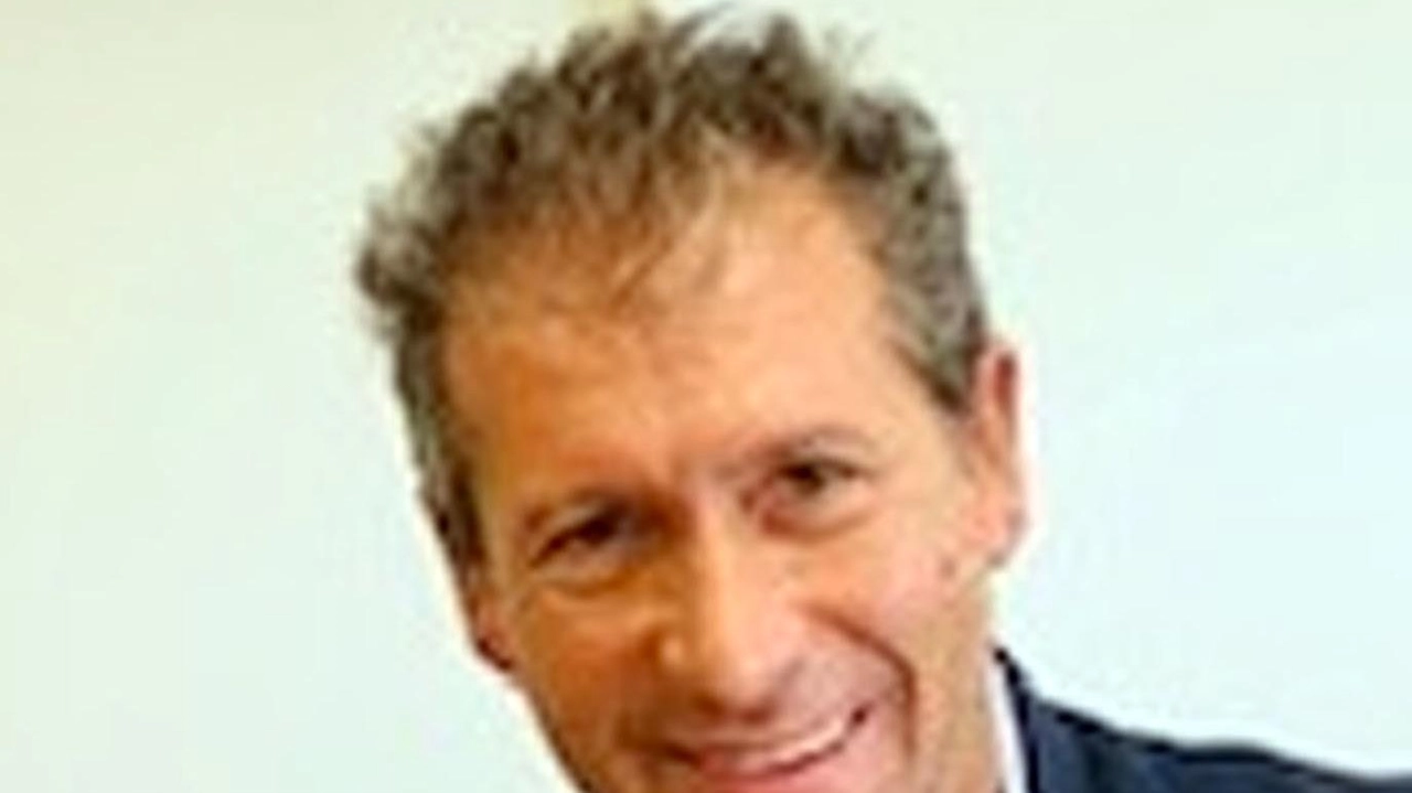A Cortenova e Primaluna si vota per la fusione dei due paesi, con la scelta del nuovo nome tra Centro Valsassina, Borgo Valsassina o Borgo Grigna. La decisione potrebbe ridurre il numero dei comuni della provincia di Lecco da 84 a 83, creando un'unica entità con quasi 3.500 abitanti. I cittadini sono chiamati alle urne il 27 ottobre per decidere il futuro della comunità.