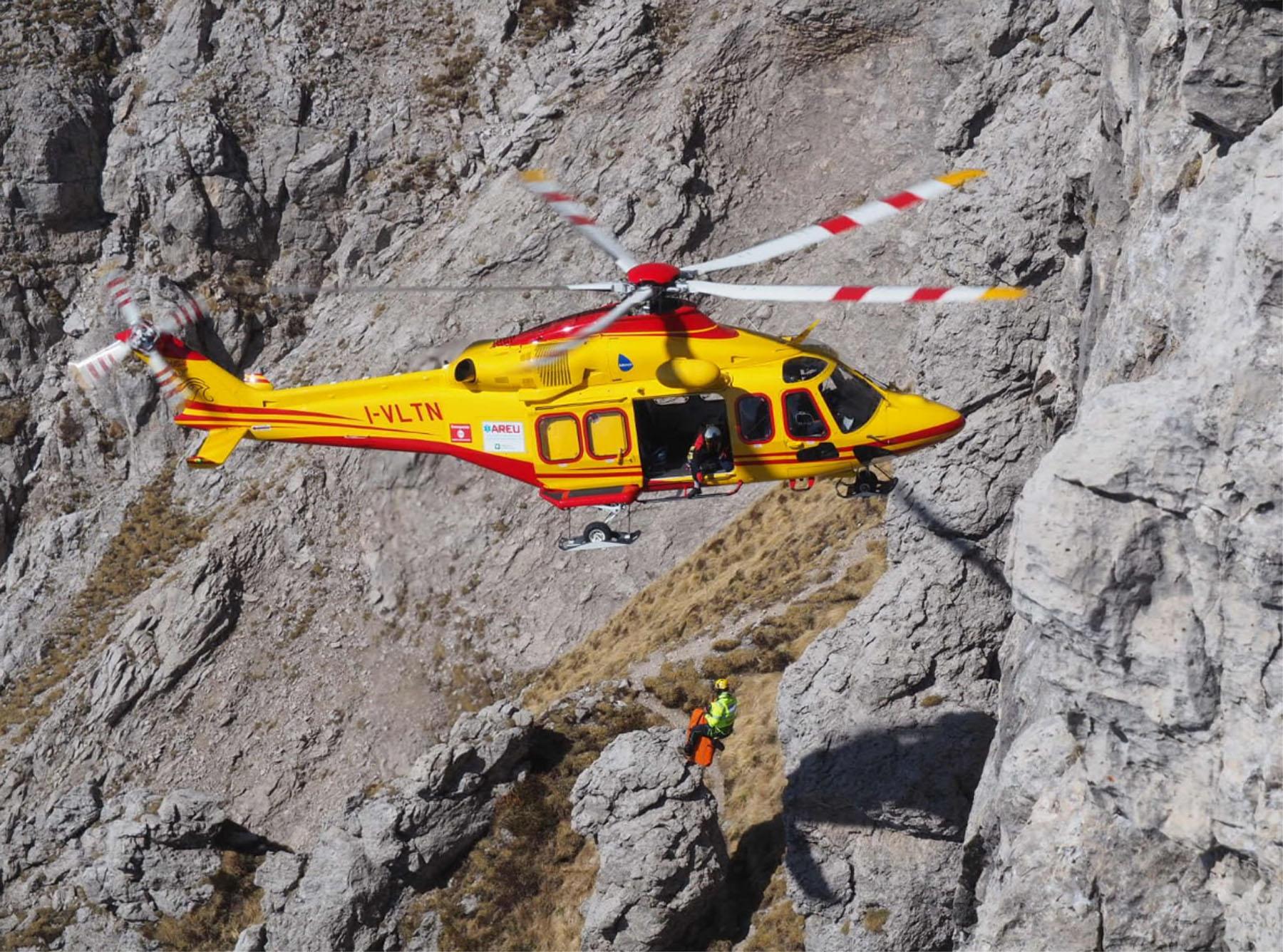 incidente in montagna a ponte di legno scivola sulla cima salimmo alpinista soccorso da Ilgiorno.it incidente in montagna a ponte di legno scivola sulla cima salimmo alpinista soccorso