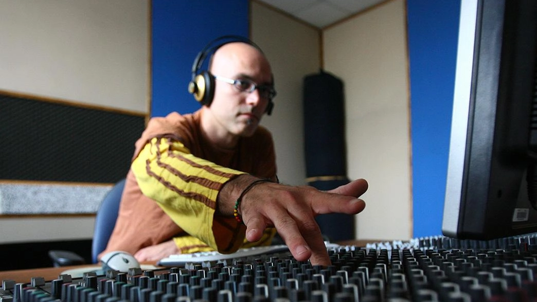 Non solo i lavori estivi per la comunità in cui si vive, ma pure la passione per la musica e... Non solo i lavori estivi per la comunità in cui si vive, ma pure la passione per la musica e...