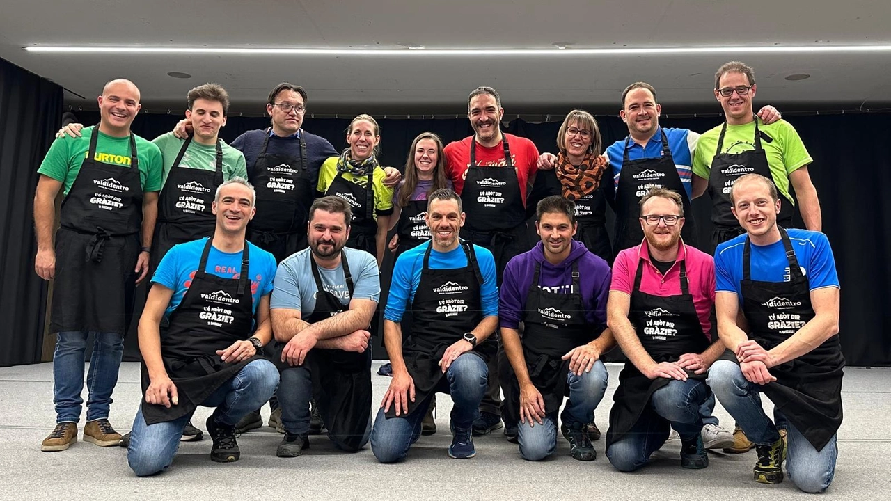 Il gruppo degli amministratori di Valdidentro al pranzo per i volontari Il gruppo degli amministratori di Valdidentro al pranzo per i volontari