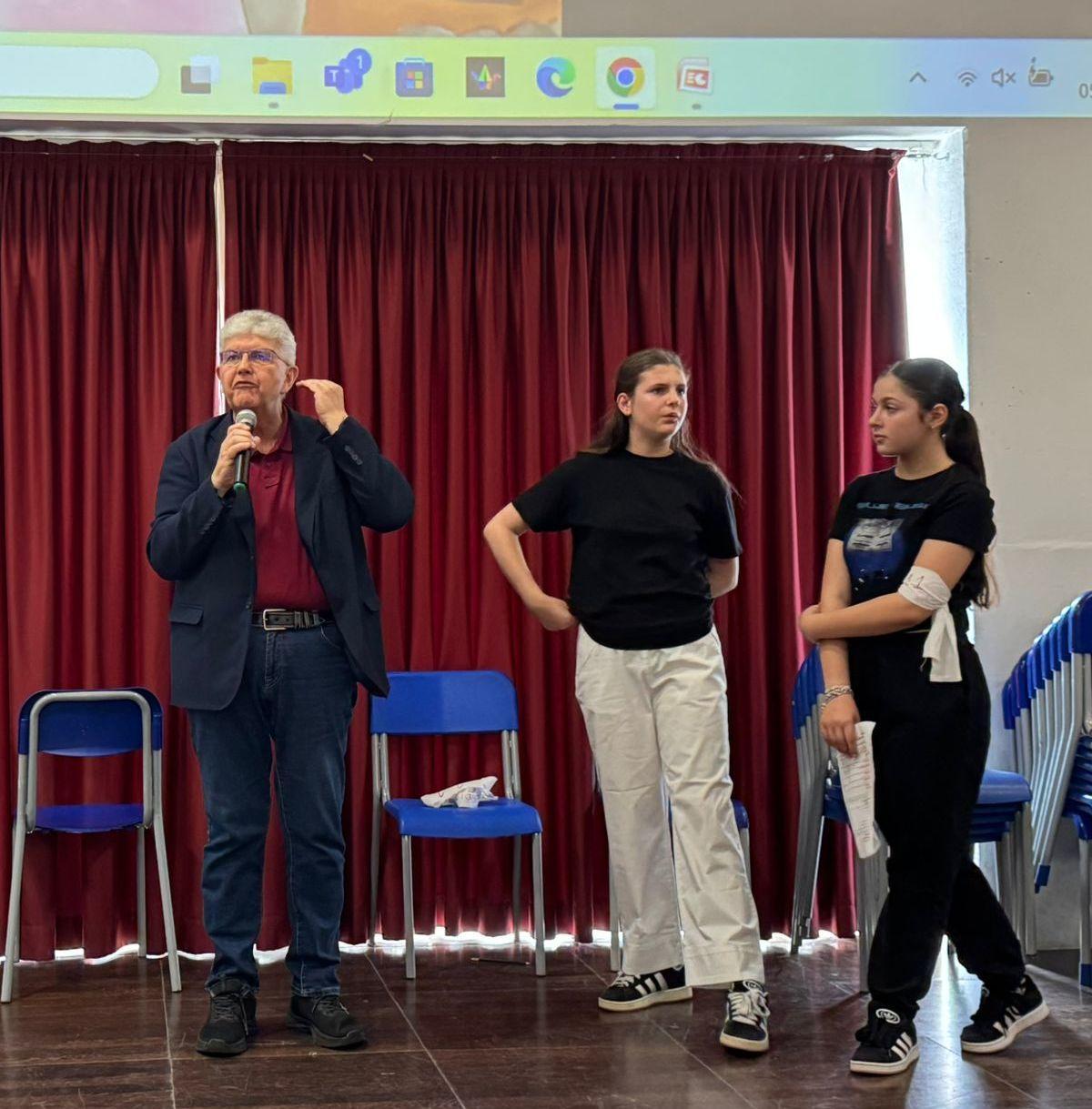 Vimodrone, a scuola di ecologia con lo studio dei licheni Vimodrone, a scuola di ecologia con lo studio dei licheni