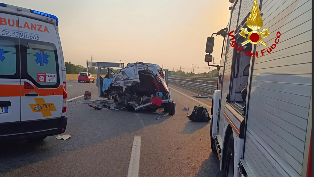 L’incidente è avvenuto nel tratto tra la barriera della Ghisolfa e l’uscita di Rho. Si è alzato l’elisoccorso per portare all’ospedale i più gravi. Ora le indagini. L’incidente è avvenuto nel tratto tra la barriera della Ghisolfa e l’uscita di Rho. Si è alzato l’elisoccorso per portare all’ospedale i più gravi. Ora le indagini.