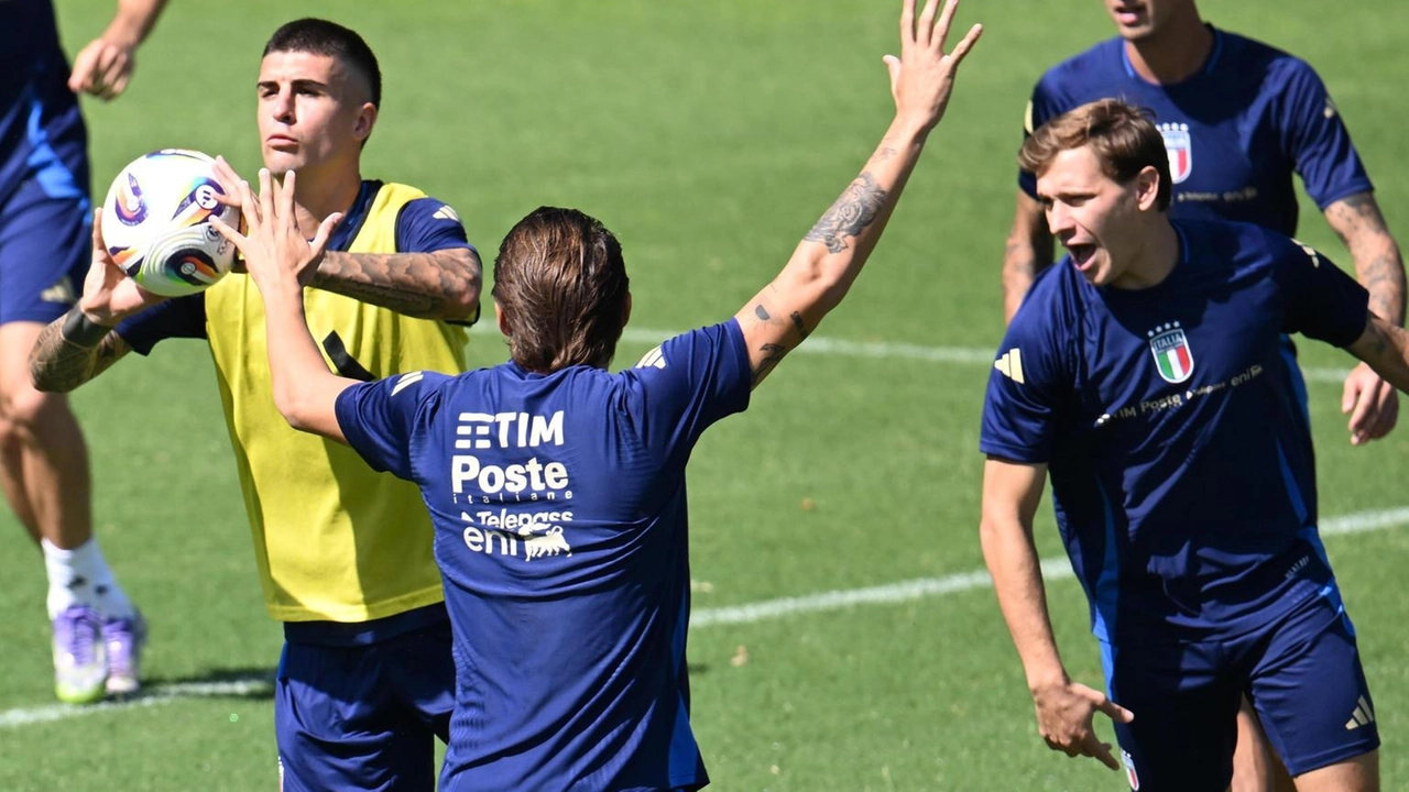 Novità in difesa con Mancini e a centrocampo con Locatelli Novità in difesa con Mancini e a centrocampo con Locatelli