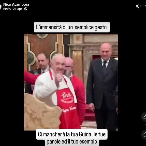 Papa Francesco con il grembiule di PizzAut (frame video Facebook Nico Acampora)