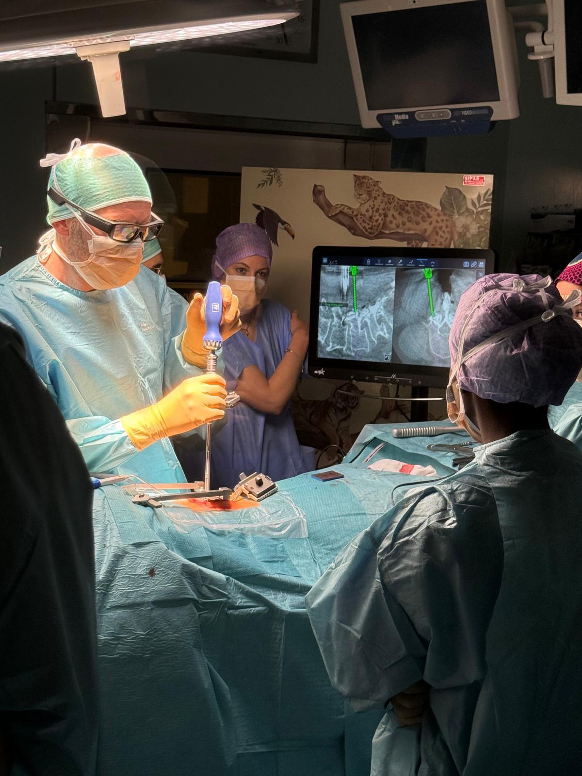 Ospedale di Legnano, gli occhiali con la realtà aumentata rivoluzionano le operazioni Ospedale di Legnano, gli occhiali con la realtà aumentata rivoluzionano le operazioni