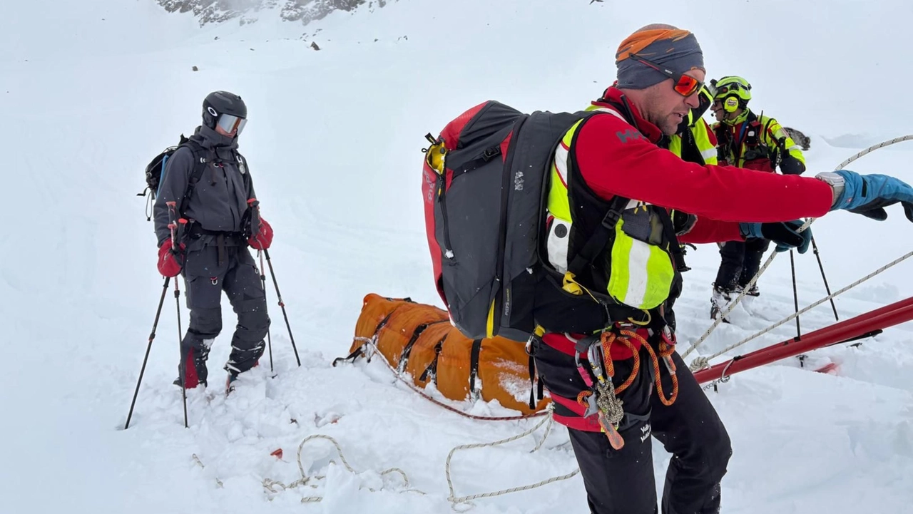 Un intervento di soccorro in montagna (Immagine di archivio)