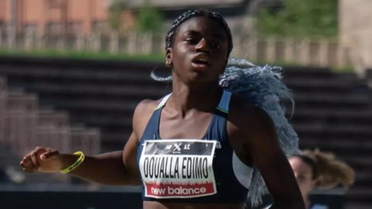 A destra Kelly Ann Doualla Edimo al traguardo: la 15enne è neoprimatista europea U18 nei 60 indoor A sinistra dall’alto il sindaco di Sant’ Angelo Cristiano Devecchi e il prof di Scienze motorie Francesco Bonsignore A destra Kelly Ann Doualla Edimo al traguardo: la 15enne è neoprimatista europea U18 nei 60 indoor A sinistra dall’alto il sindaco di Sant’ Angelo Cristiano Devecchi e il prof di Scienze motorie Francesco Bonsignore