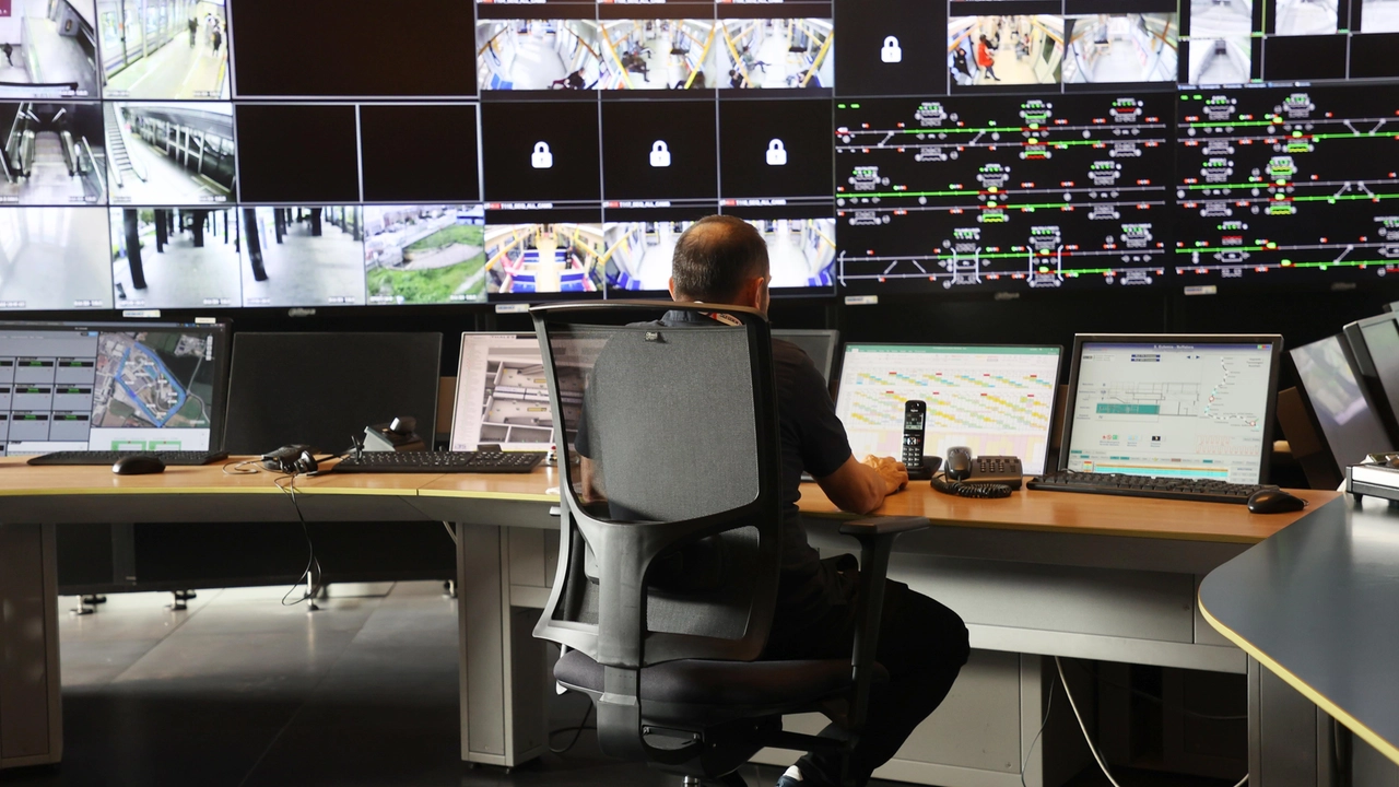 Le telecamere monitorano il metrò di Brescia Le telecamere monitorano il metrò di Brescia