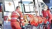 Dramma sul lavoro: operaio cade da una scala e finisce in un fossato, è grave. Un operaio di 68... Dramma sul lavoro: operaio cade da una scala e finisce in un fossato, è grave. Un operaio di 68...
