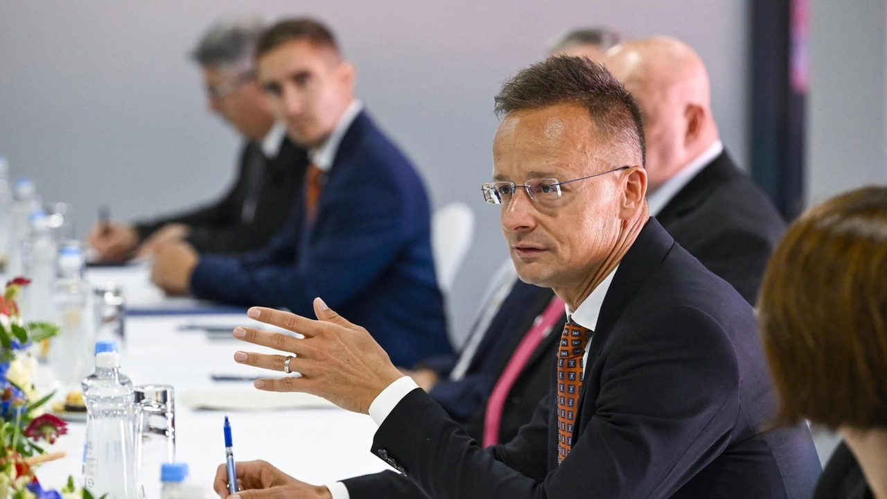 L'accusa del ministro degli Esteri Szijjártó L'accusa del ministro degli Esteri Szijjártó