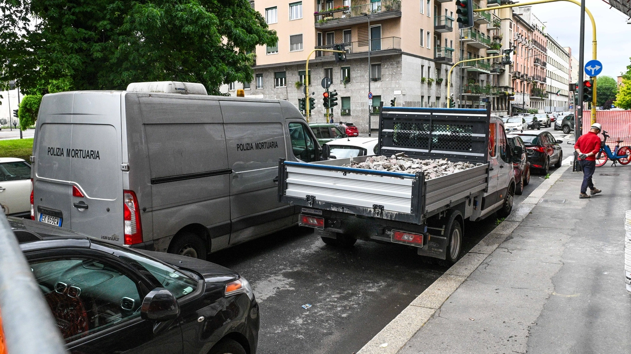 Operaio deceduto a seguito di caduta in un palazzo di via Bassini a Milano