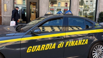 Scommesse clandestine, i soci della gioielleria Elysium al gip: “Vendite Rolex regolari”. I legali: “Sicuri della loro innocenza”
