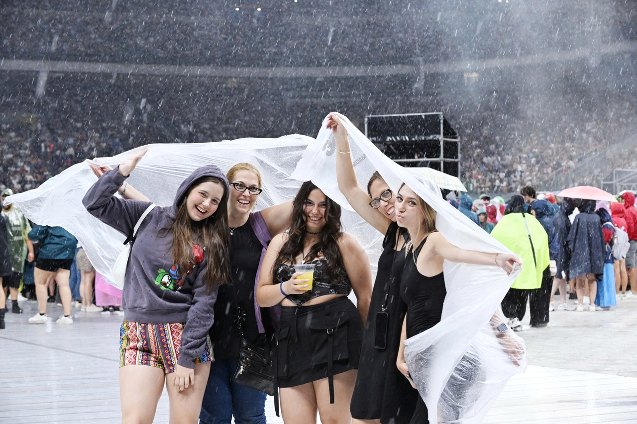 MALTEMPO MILANO CONCERTO ULTIMO STADIO SAN SIRO NUBIFRAGIO