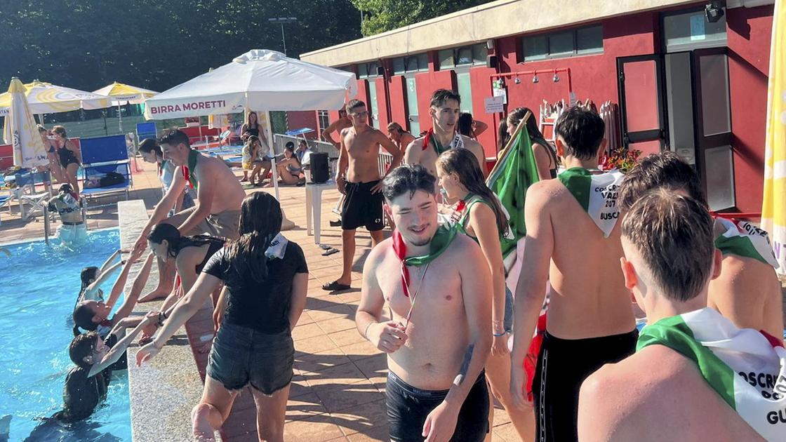 Diciottenni in festa per tre giorni. Tradizione da oltre un secolo Diciottenni in festa per tre giorni. Tradizione da oltre un secolo