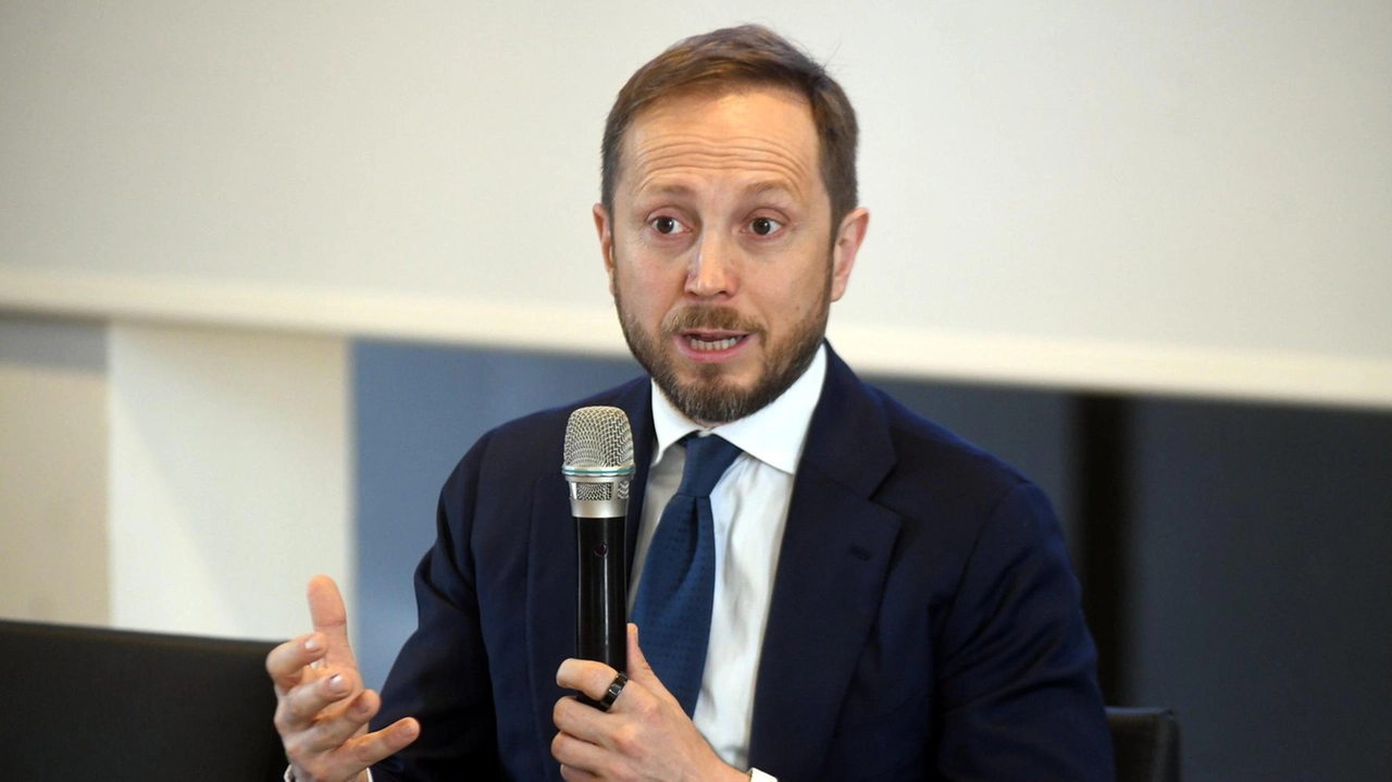 A sinistra l’assessore comunale al Bilancio e al Demanio Emmanuel Conte A sinistra l’assessore comunale al Bilancio e al Demanio Emmanuel Conte