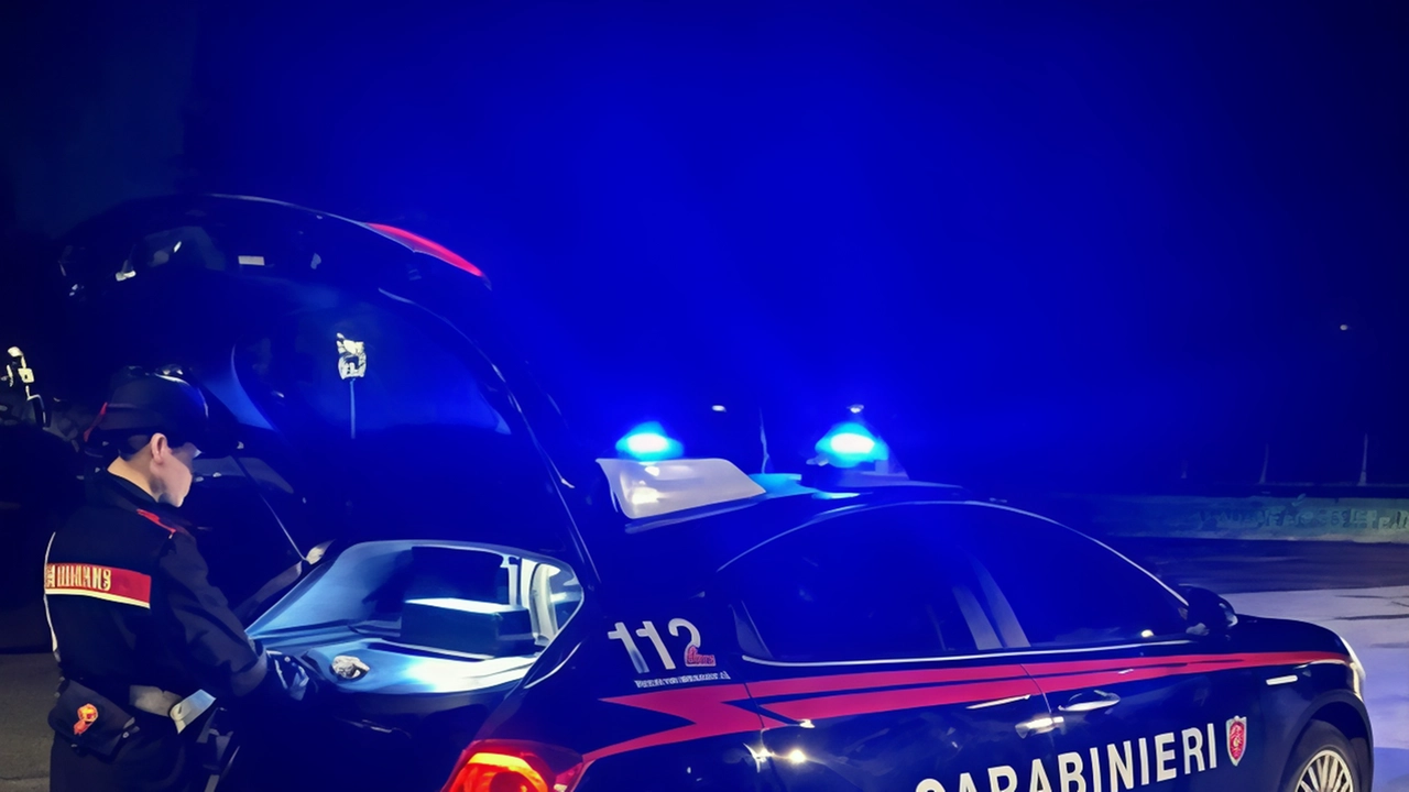 Un anziano di 75 anni è stato trovato in stato confusionale a Piacenza dopo aver pedalato per più di 20 km da Casalpusterlengo. Soccorso dai carabinieri, è stato riportato a casa sano e salvo. Un anziano di 75 anni è stato trovato in stato confusionale a Piacenza dopo aver pedalato per più di 20 km da Casalpusterlengo. Soccorso dai carabinieri, è stato riportato a casa sano e salvo.