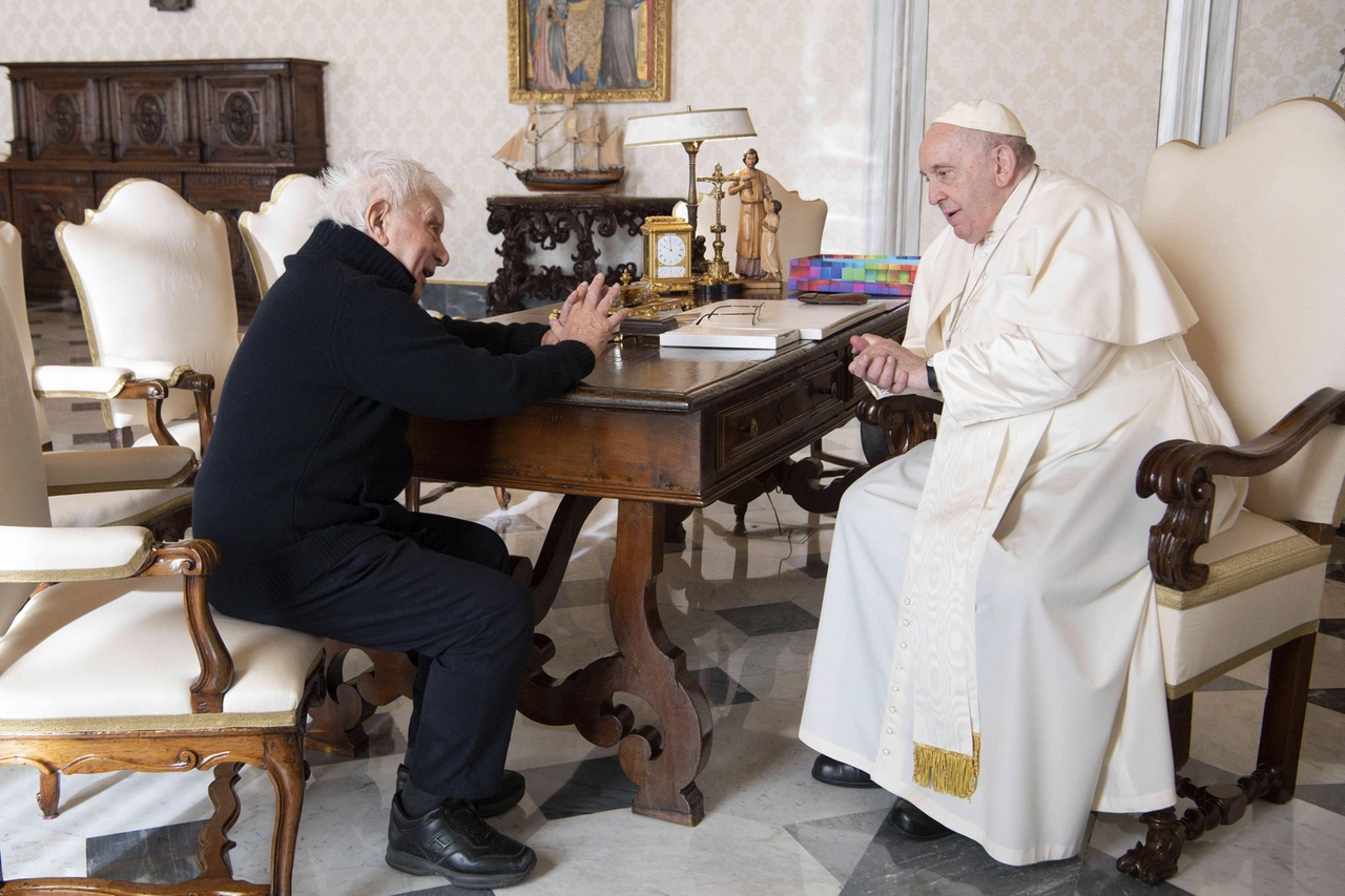 L'incontro in Santa Marta tra Papa Francesco e don Antonio Mazzi