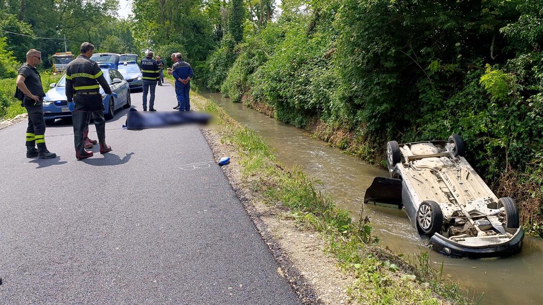 Romanengo, l’auto sbanda e finisce dentro il canale: Cristiano Schiavini, 59 anni, muore sul colpo Romanengo, l’auto sbanda e finisce dentro il canale: Cristiano Schiavini, 59 anni, muore sul colpo