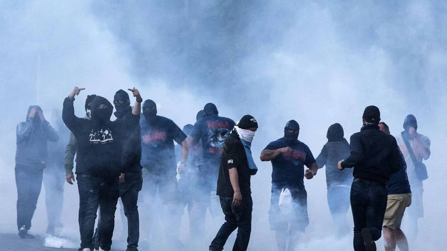 Gli scontro tra le tifoserie
